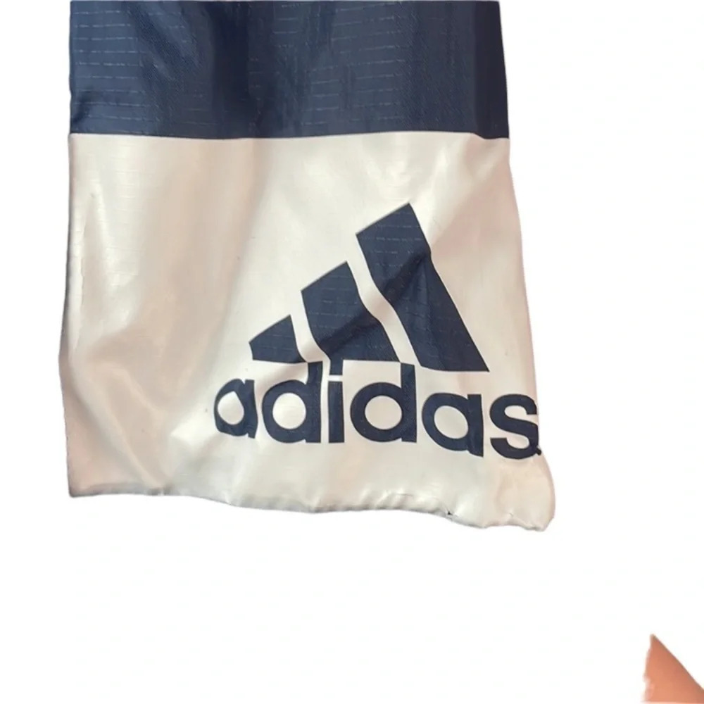 Adidas women's Small zipped athletic jacket pit to pit 20", length 26" - Picture 4 of 4